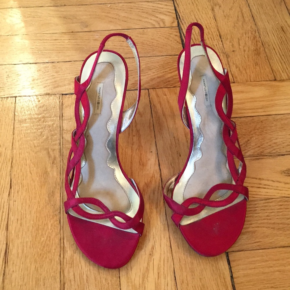 Max Studio Red Satin 4 in heels Size 7.5